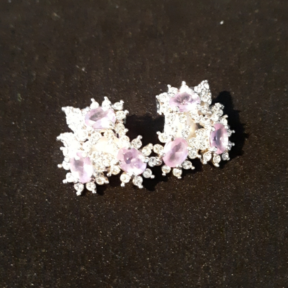 Purple flower clip on earings